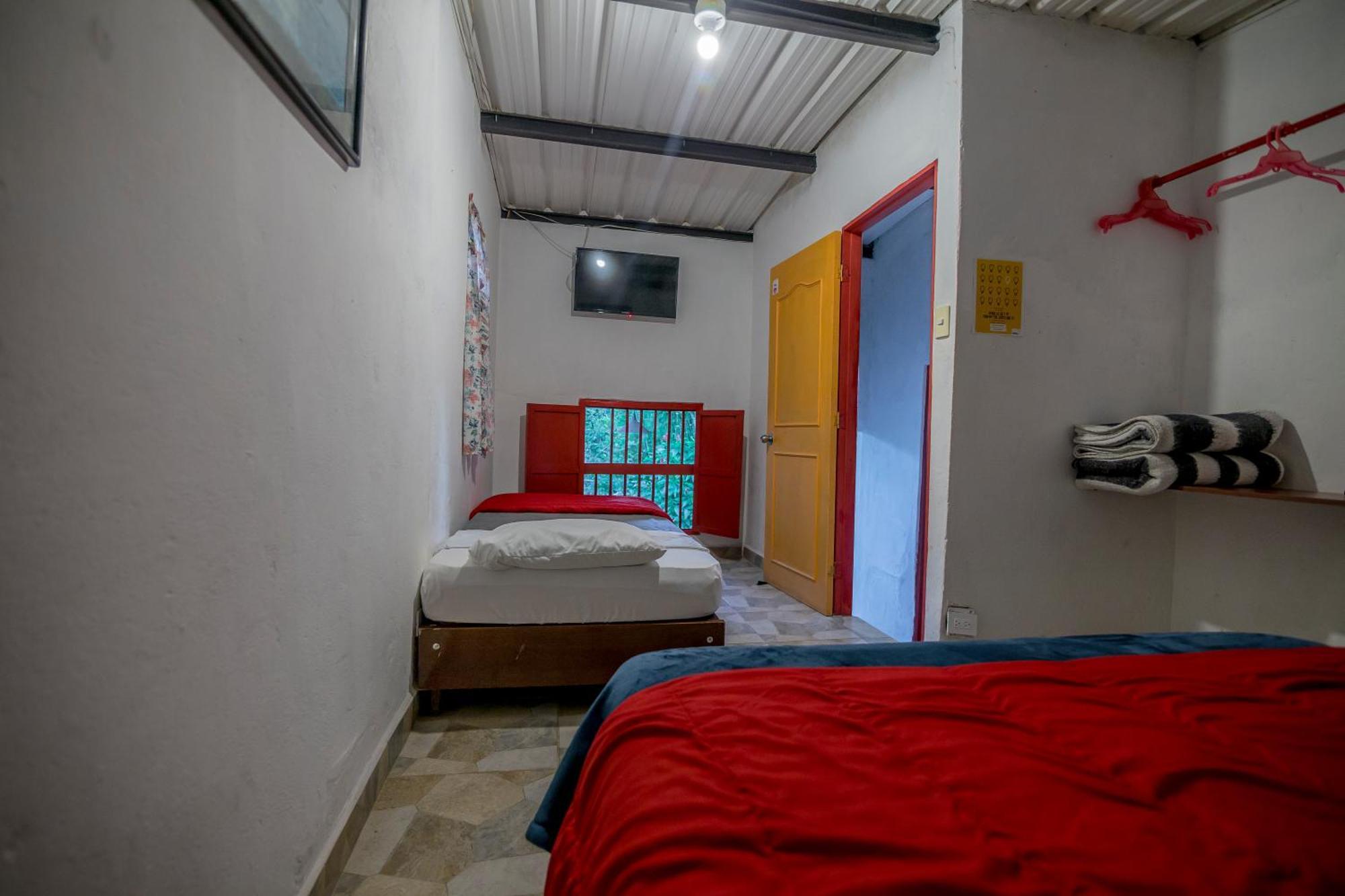 Hotel Marrokos Aeropuerto Jose Maria Cordova 과르네 외부 사진