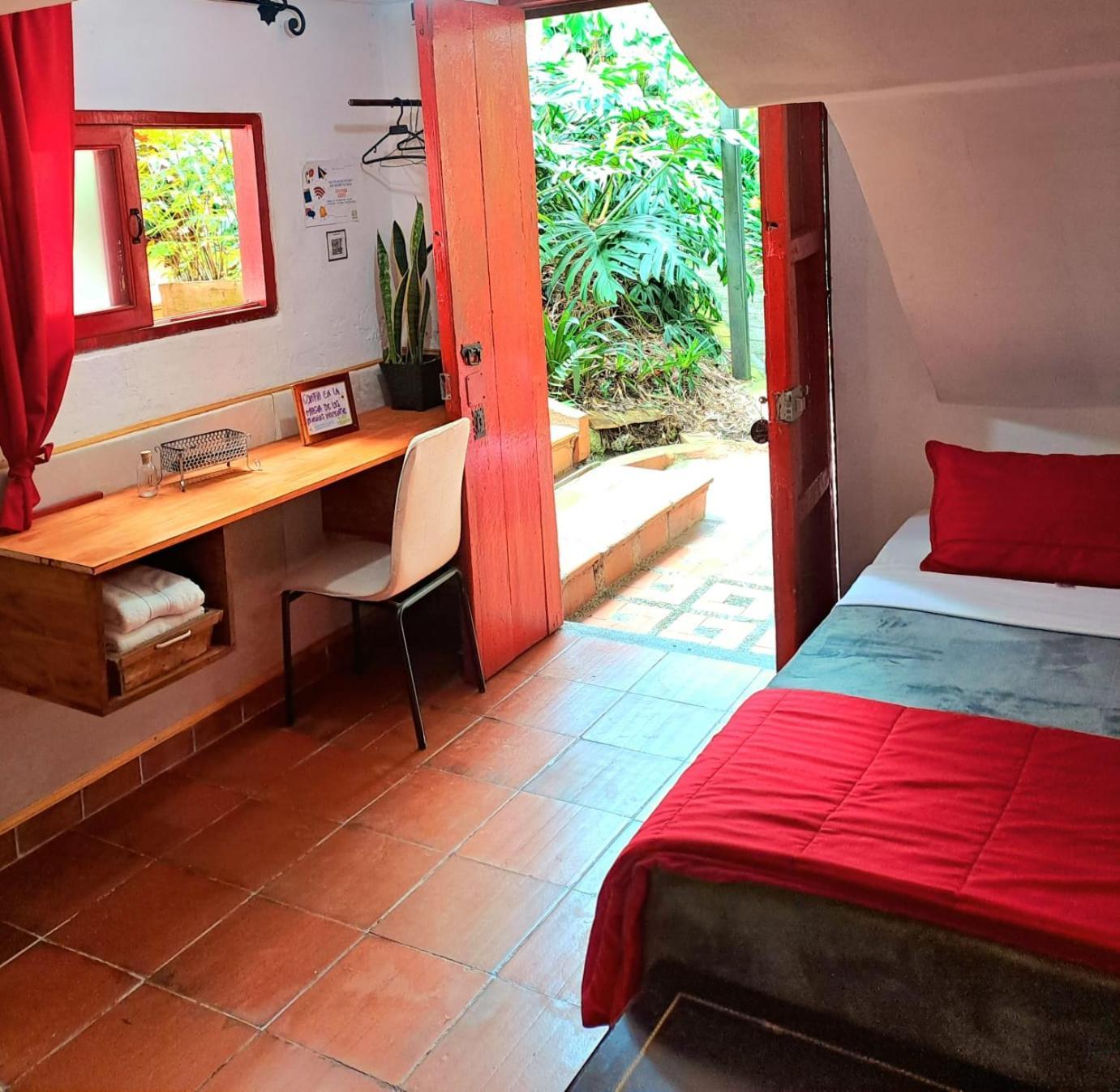 Hotel Marrokos Aeropuerto Jose Maria Cordova 과르네 외부 사진